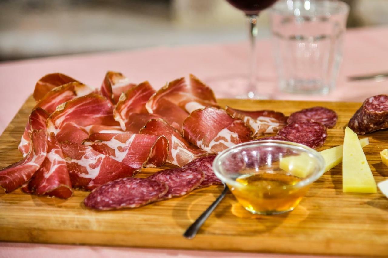 La Valle Dei Bronzetti